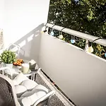 Loulou's With Cosy Balcony Lejlighed Esztergom