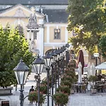 Loulou's With Cosy Balcony * Esztergom