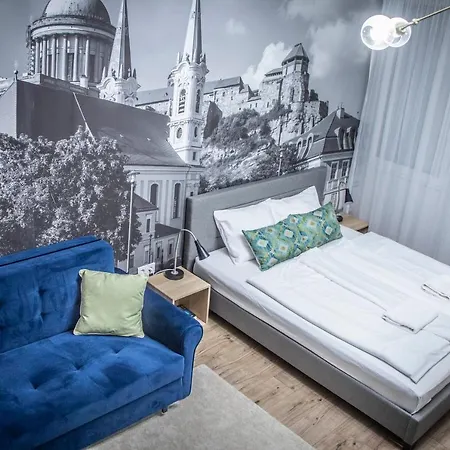 Loulou's With Cosy Balcony Esztergom